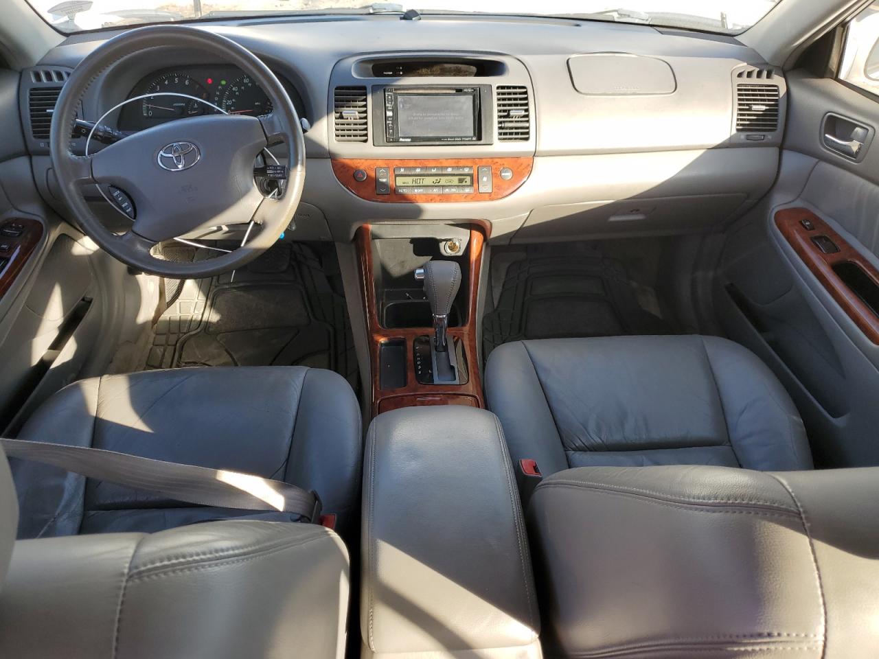 2003 Toyota Camry Le VIN: 4T1BF32K13U060269 Lot: 91975215