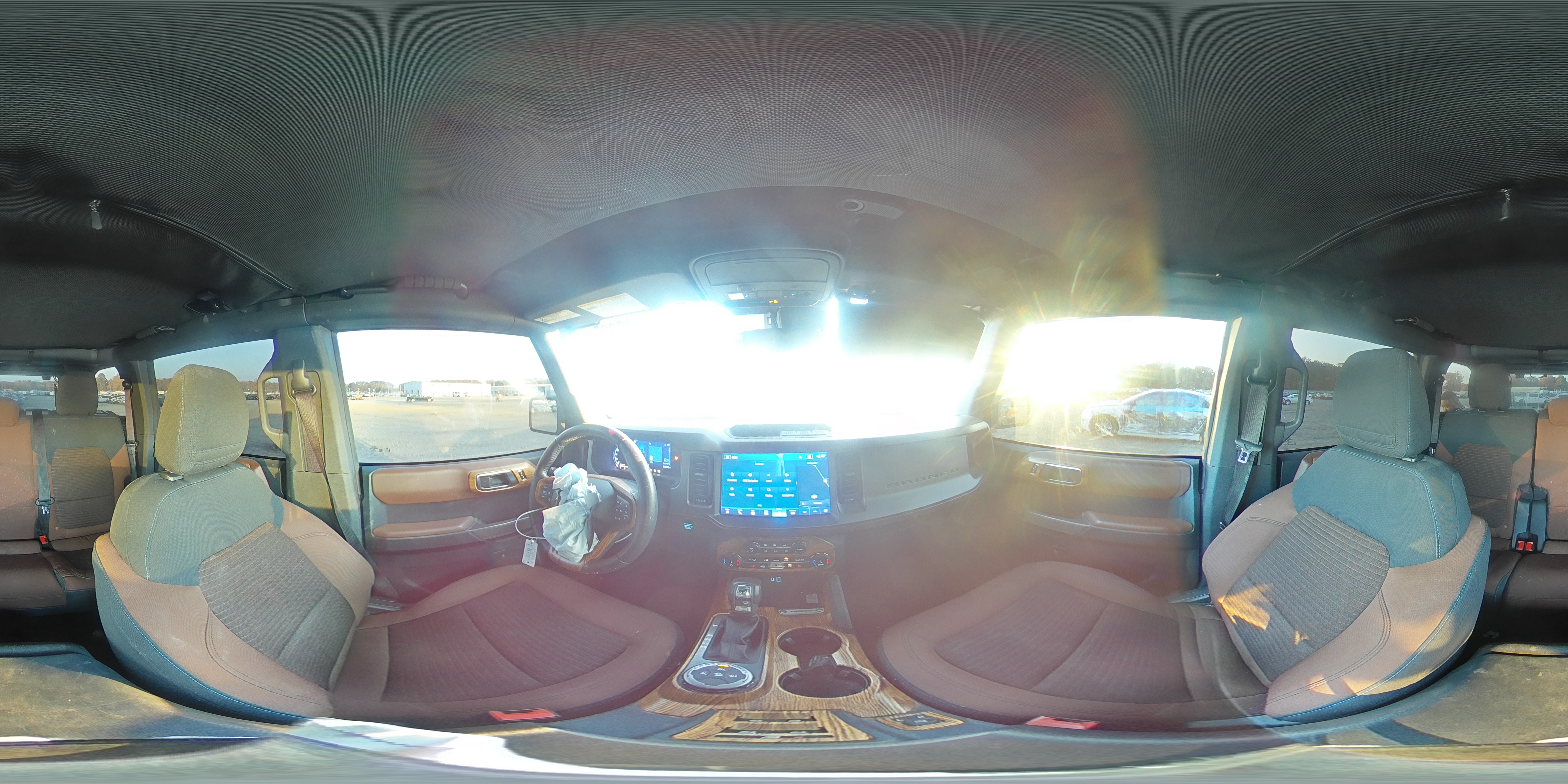 2022 Ford Bronco Base VIN: 1FMDE5BH2NLB11069 Lot: 93330325