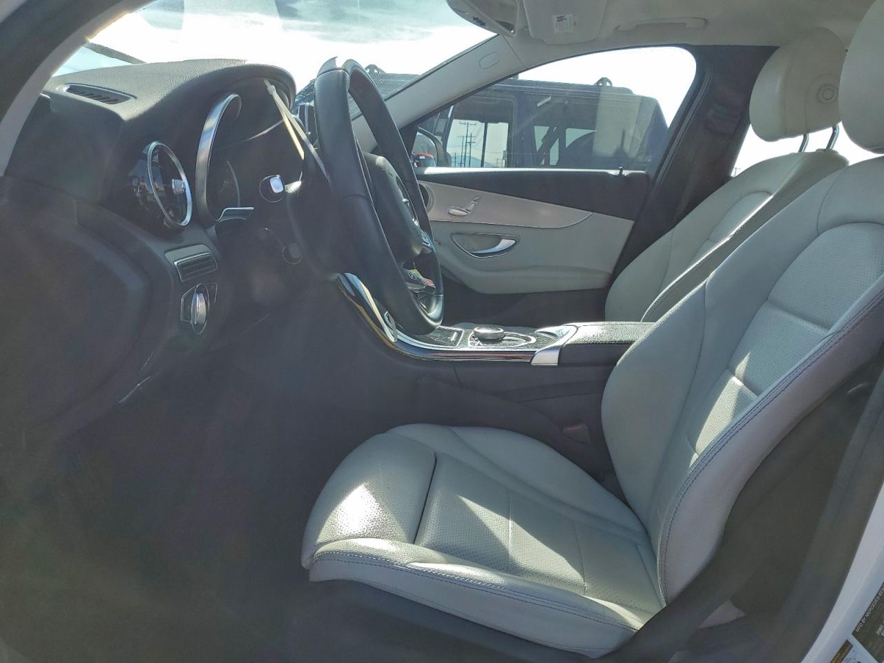 2017 Mercedes-Benz C 300 VIN: 55SWF4JB2HU232708 Lot: 92757135