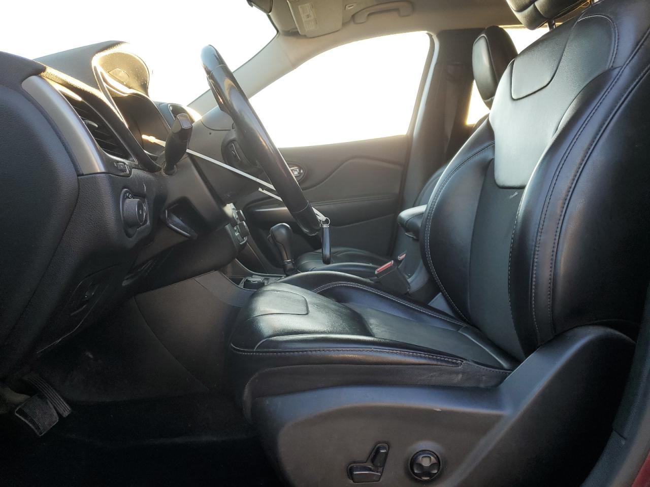 2019 Jeep Cherokee Latitude Plus VIN: 1C4PJMLB0KD311018 Lot: 92465245