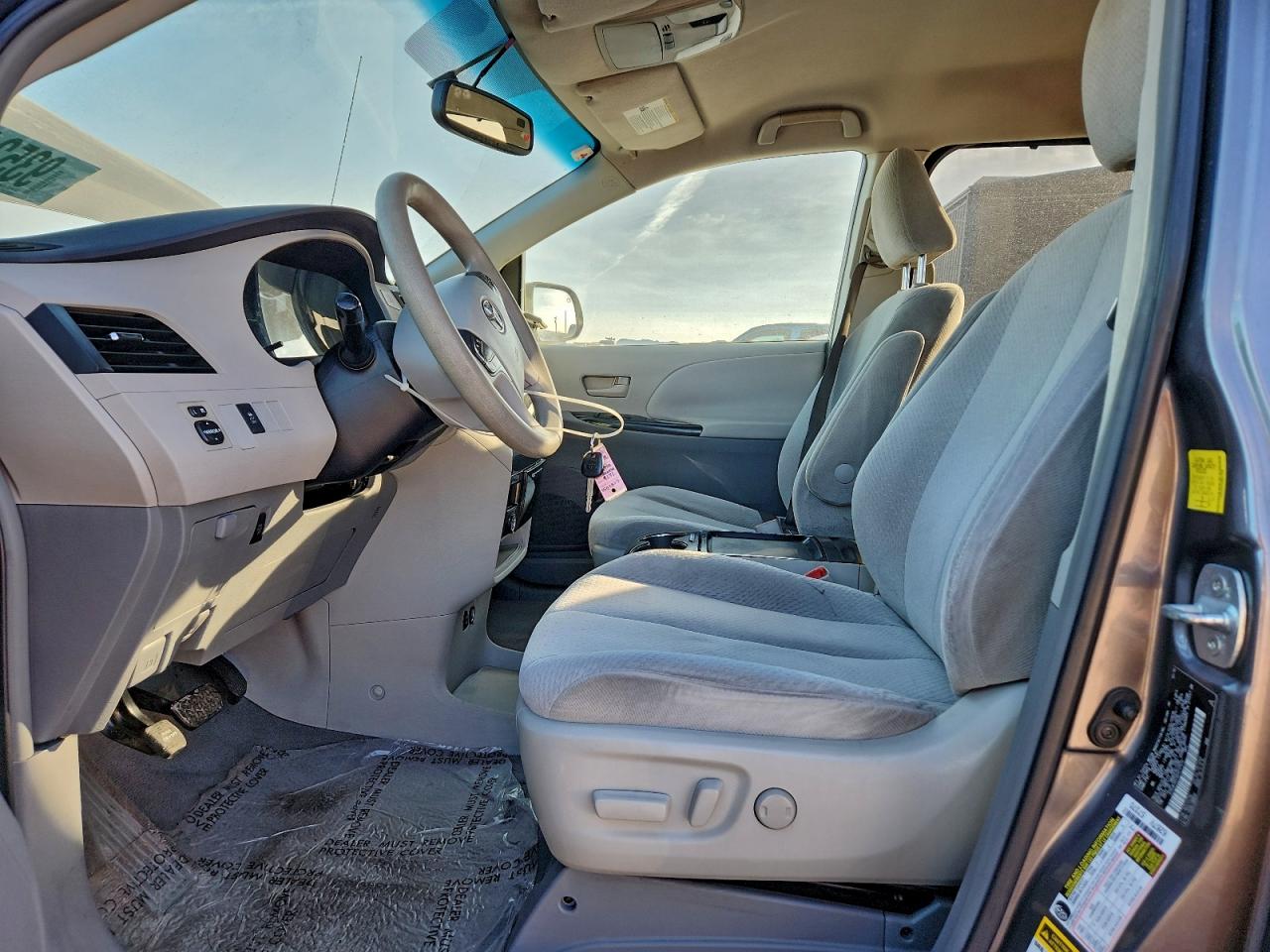 2011 Toyota Sienna Le VIN: 5TDJK3DC4BS017470 Lot: 93521615