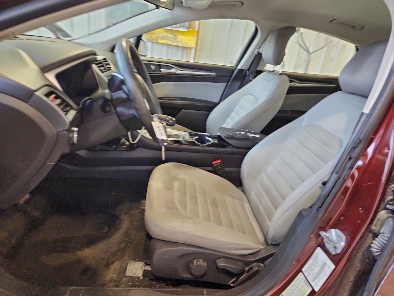 2015 Ford Fusion S VIN: 3FA6P0G79FR124338 Lot: 93556025