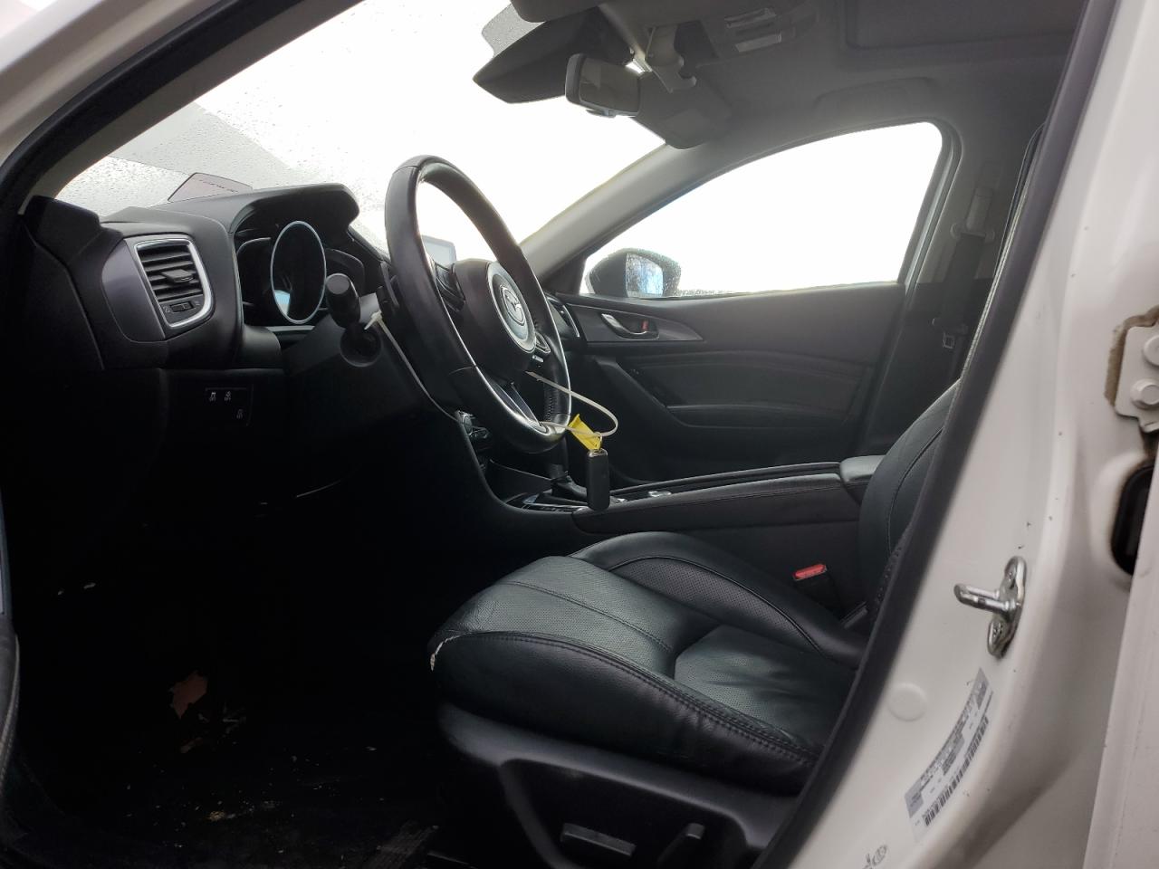 2018 Mazda 3 Grand Touring VIN: 3MZBN1M33JM262076 Lot: 90980805