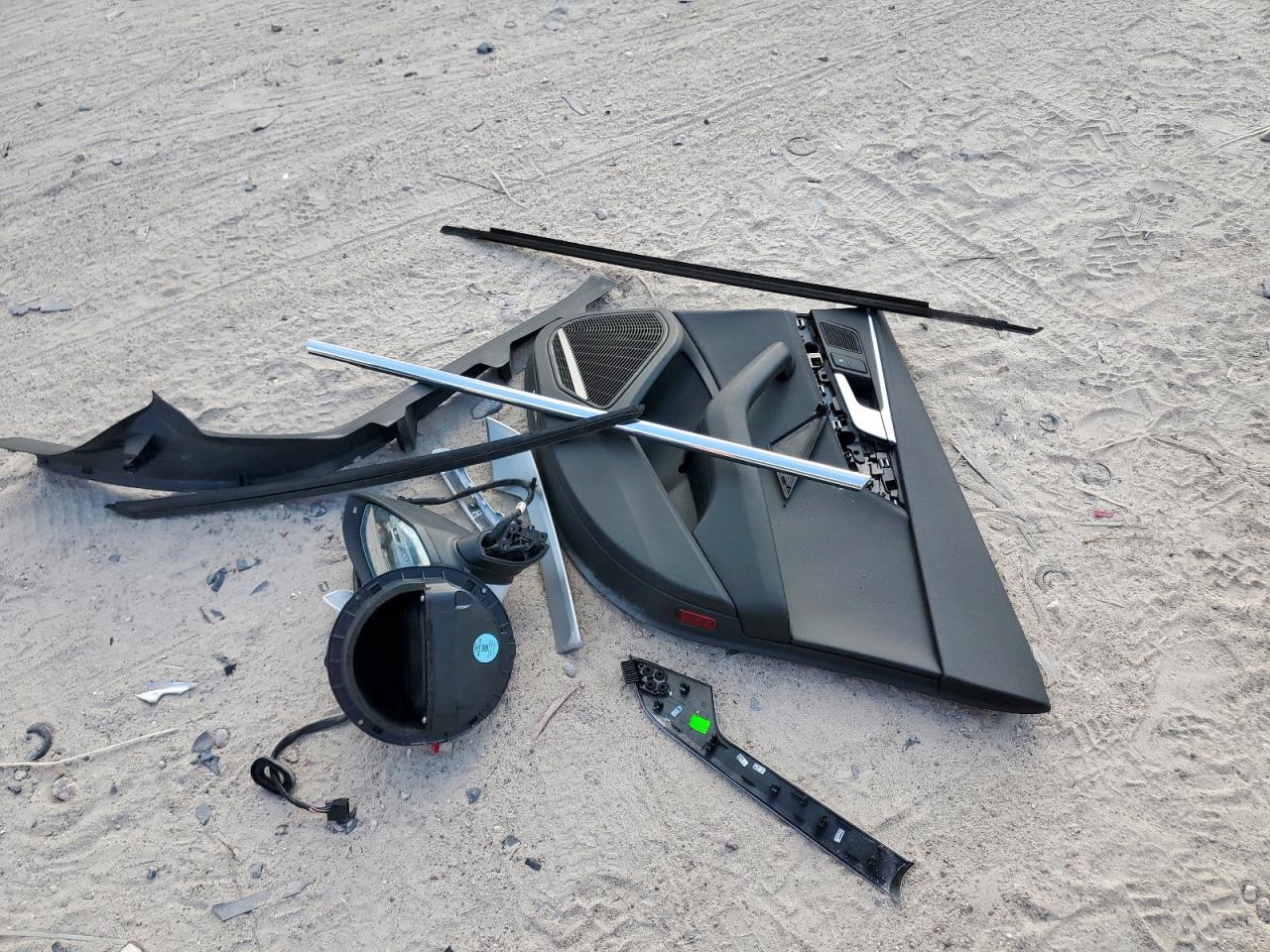 2017 Audi A4 Premium Plus VIN: WAUENAF43HN004319 Lot: 92721465