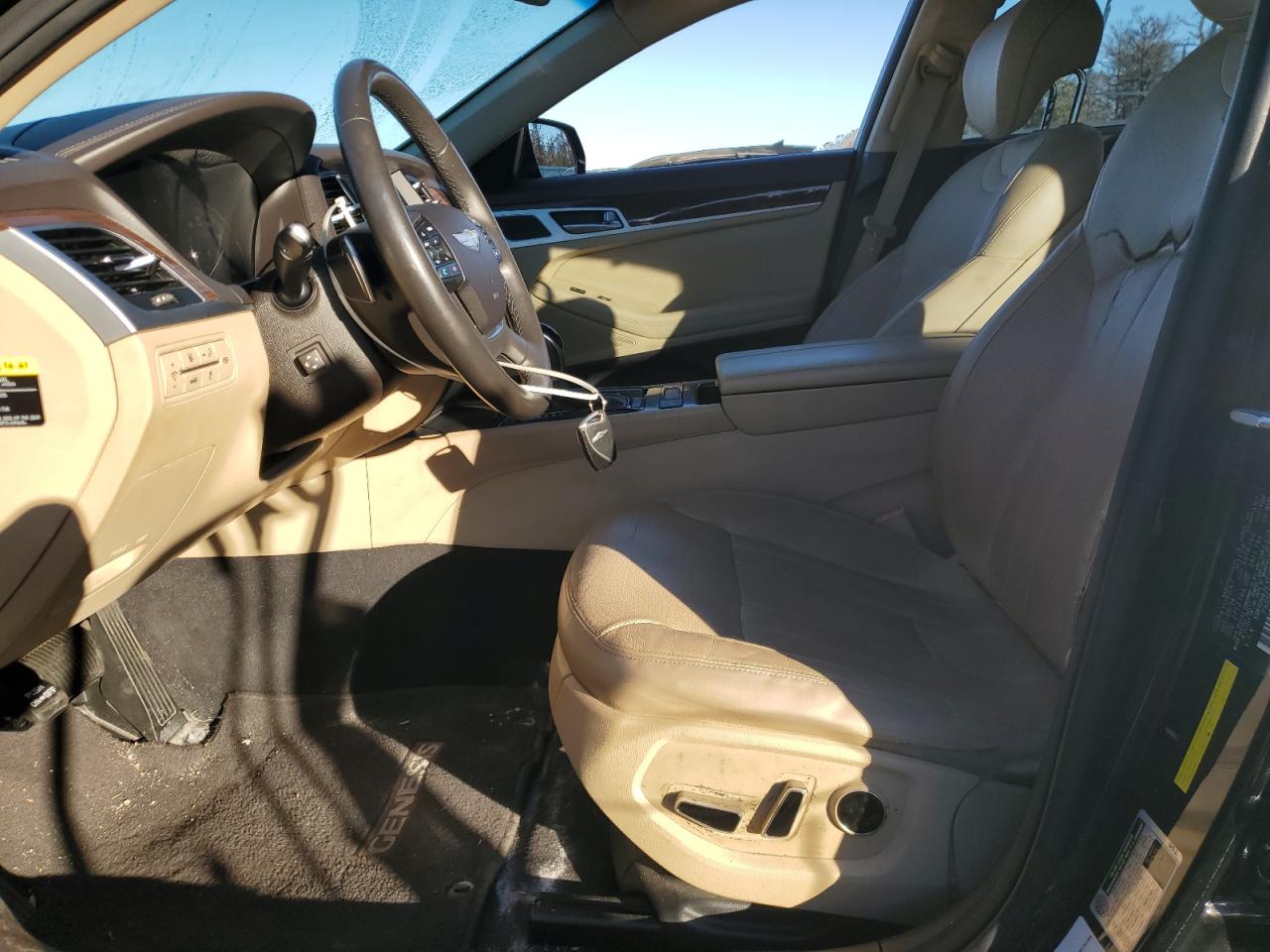 2015 Hyundai Genesis 3.8L VIN: KMHGN4JEXFU056882 Lot: 93221035