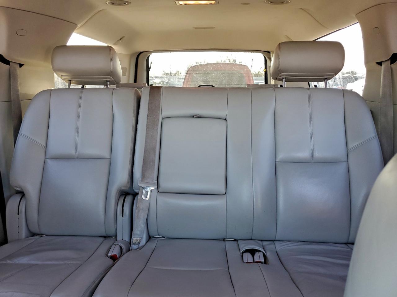 2010 GMC Yukon Xl K1500 Slt VIN: 1GKUKKE36AR125547 Lot: 93834555