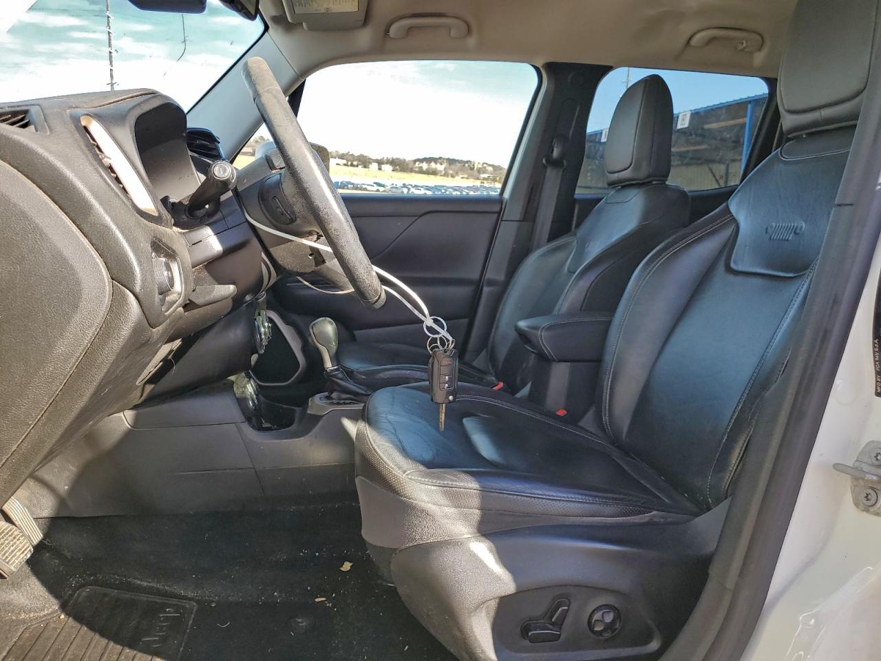 2015 Jeep Renegade Limited VIN: ZACCJBDT0FPB70586 Lot: 94358545