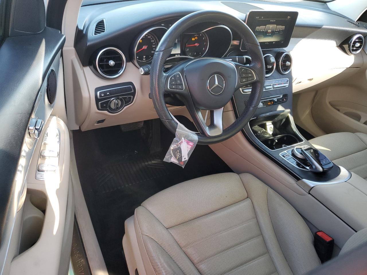 2019 Mercedes-Benz Glc 300 VIN: WDC0G4JB4KF570161 Lot: 92090685