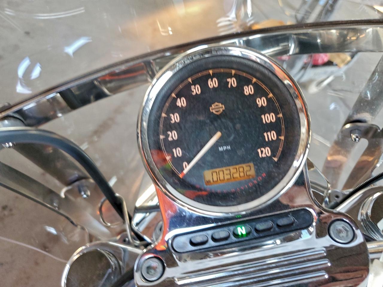 2015 Harley-Davidson Xl1200 T VIN: 1HD1LL316FC428162 Lot: 94284165