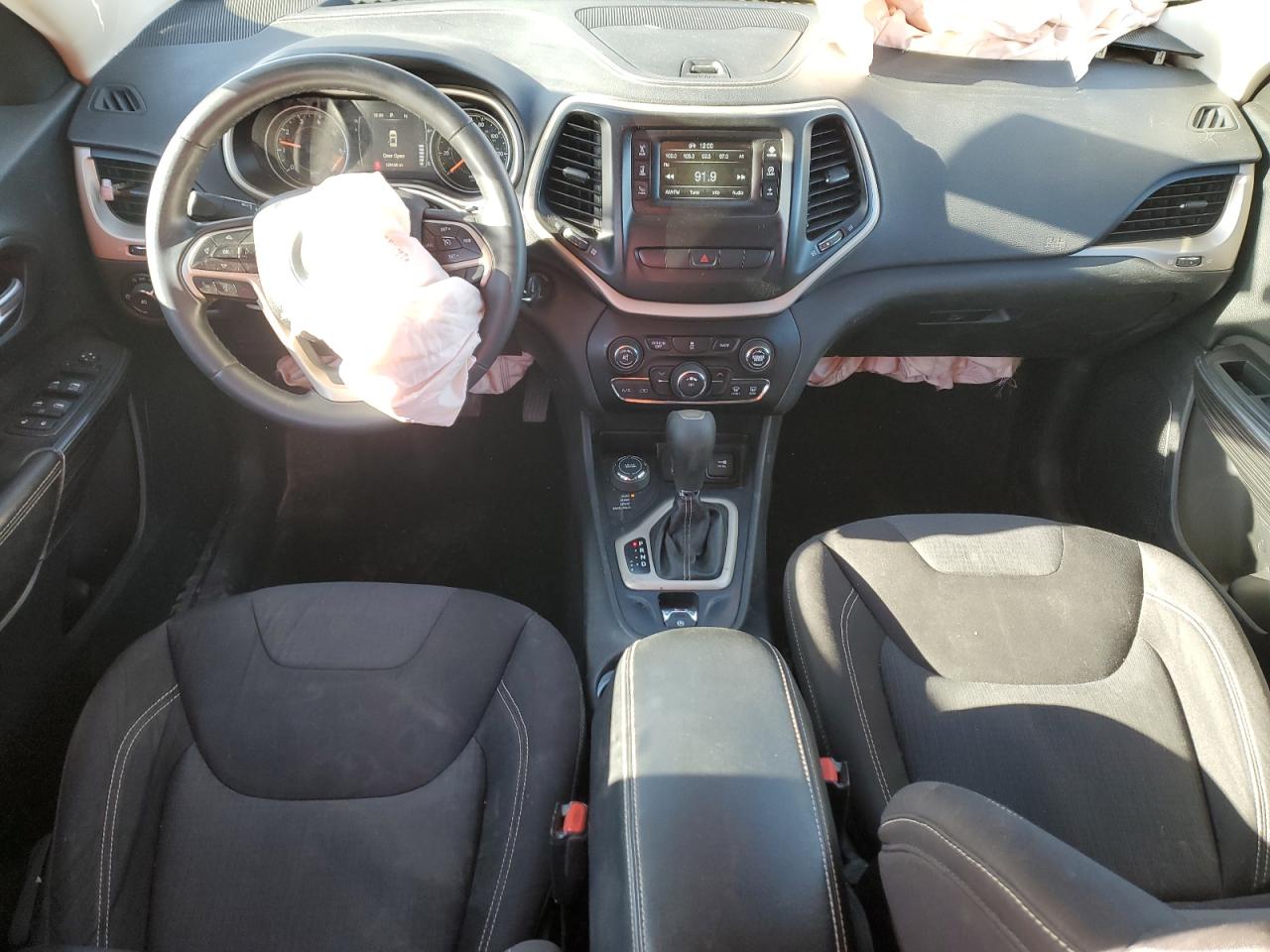 2015 Jeep Cherokee Latitude VIN: 1C4PJMCB8FW551668 Lot: 91806885