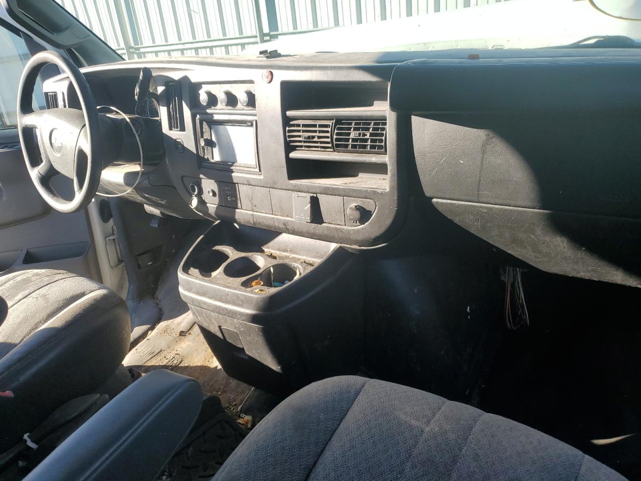 2017 GMC Savana G2500 Delivery Van VIN: 1GTW7AFF7H1906868 Lot: 92616185