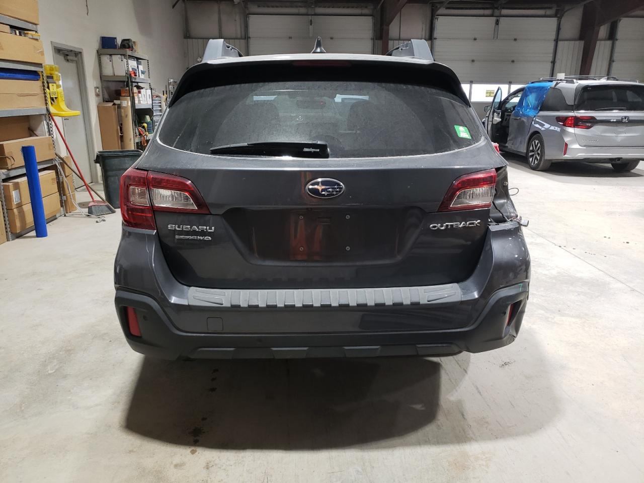 2018 Subaru Outback 2.5I Limited VIN: 4S4BSANC2J3274467 Lot: 92582745