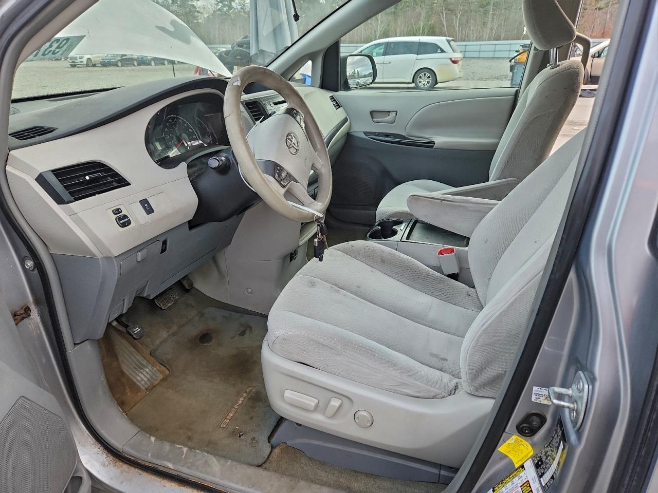 2011 Toyota Sienna Le VIN: 5TDKK3DC0BS142017 Lot: 93746855