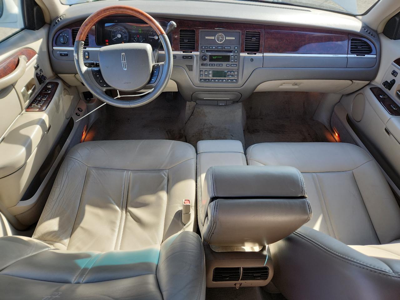 2007 Lincoln Town Car Signature Limited VIN: 1LNHM82V07Y627061 Lot: 91596865