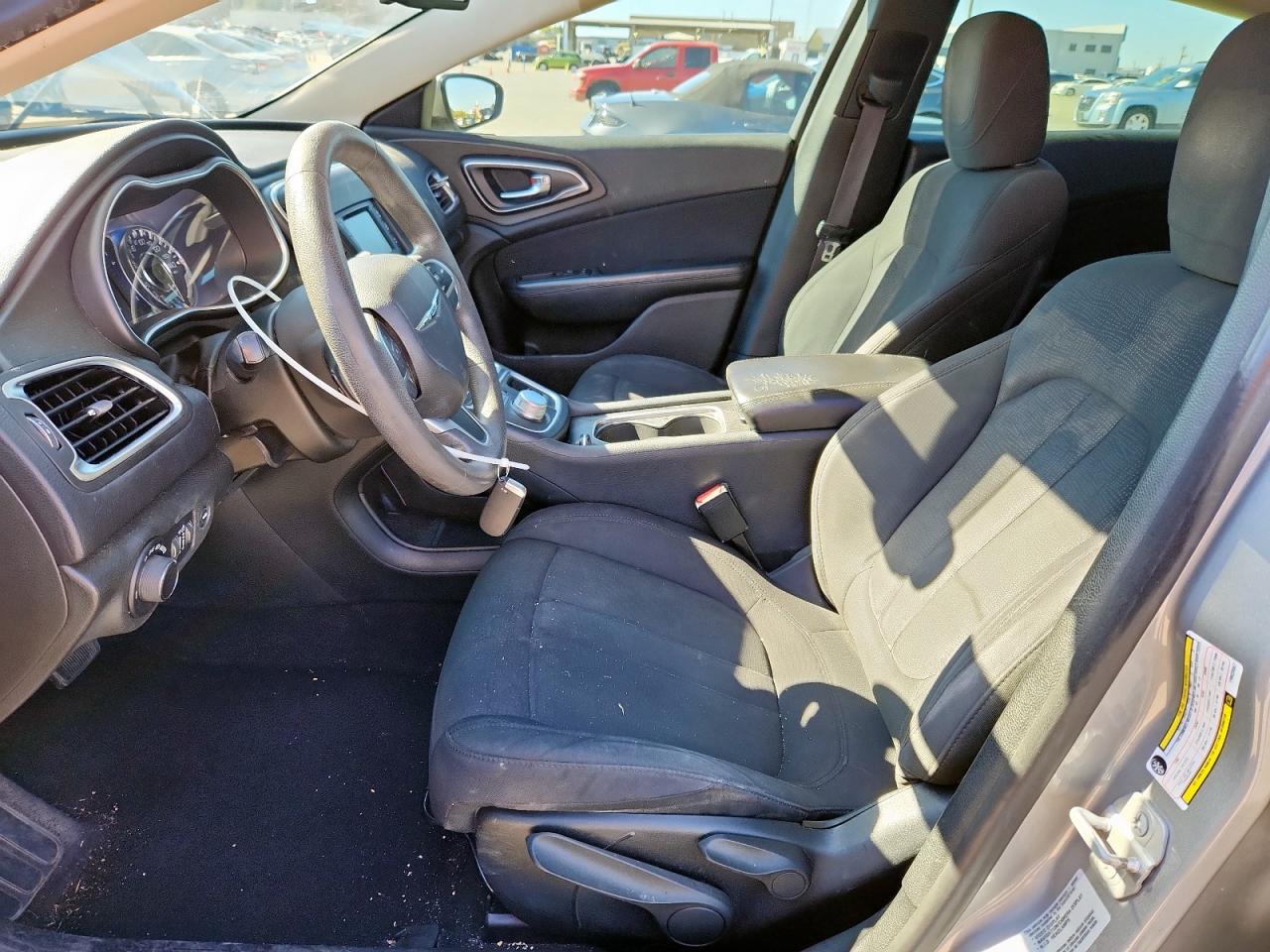 2015 Chrysler 200 Limited VIN: 1C3CCCAB0FN623057 Lot: 90901985