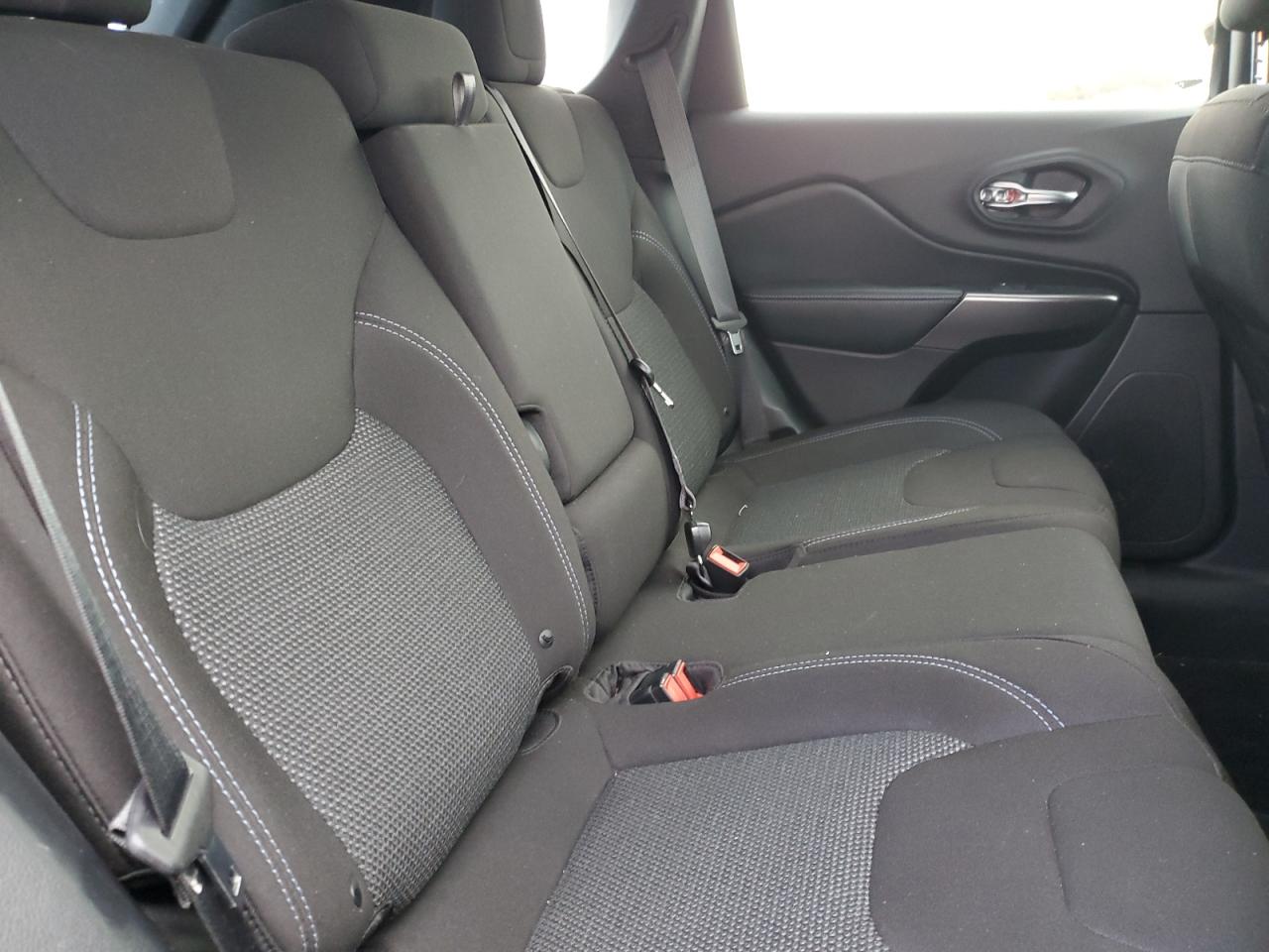 2019 Jeep Cherokee Latitude VIN: 1C4PJMCB4KD451265 Lot: 92362085