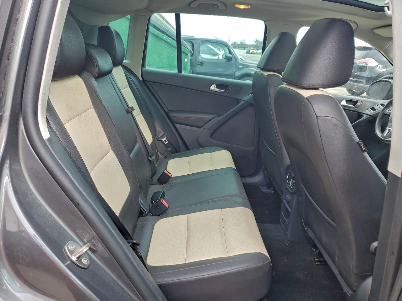 2016 Volkswagen Tiguan S VIN: WVGAV7AX1GW549588 Lot: 94668535