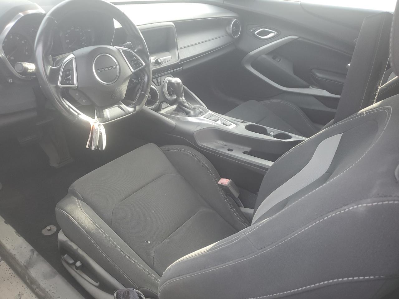 2018 Chevrolet Camaro Lt VIN: 1G1FB3DX2J0167077 Lot: 92802885