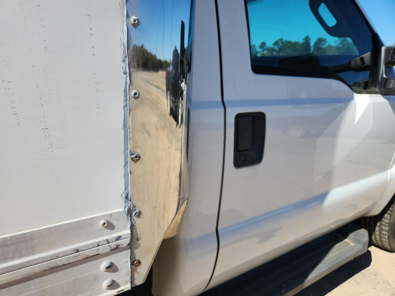 2015 Ford F-350 Box Truck VIN: 1FDRF3G60FEA40958 Lot: 87208315