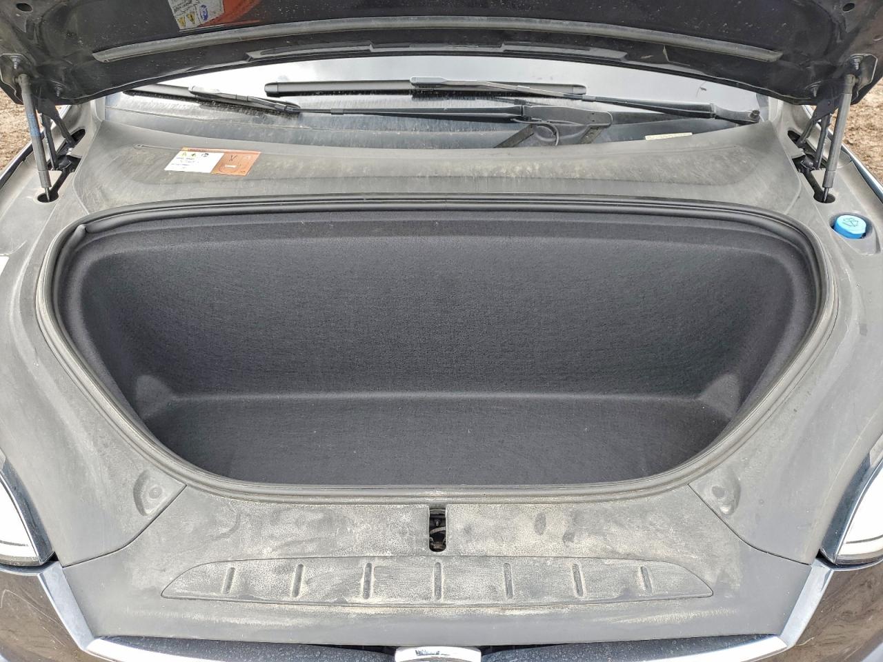 2016 Tesla Model X VIN: 5YJXCDE2XGF030366 Lot: 92515505