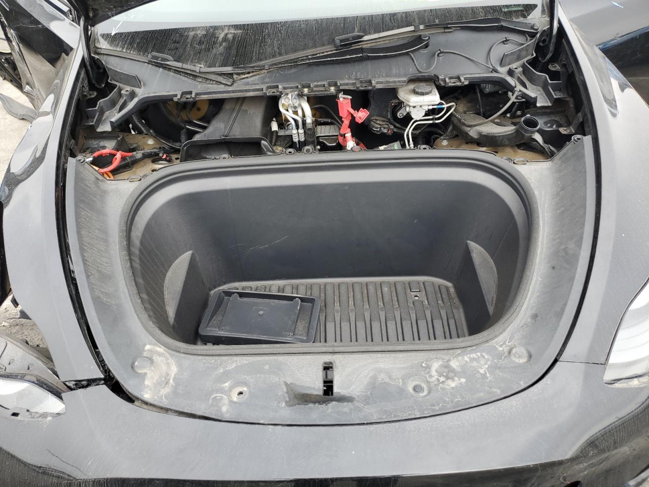 2024 Tesla Model Y VIN: 7SAYGDEE5RF072890 Lot: 90507535