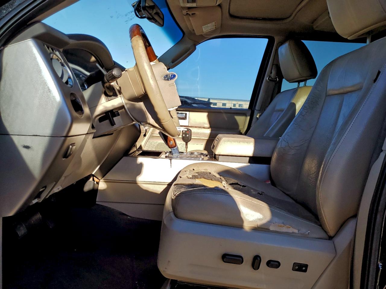 2010 Ford Expedition Limited VIN: 1FMJU1K56AEA88530 Lot: 93784255