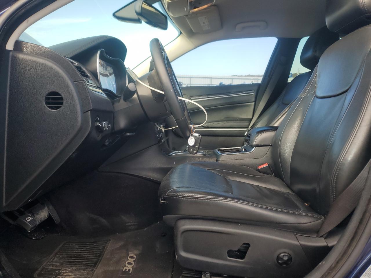 2016 Chrysler 300 Limited VIN: 2C3CCAAG2GH307928 Lot: 92998785