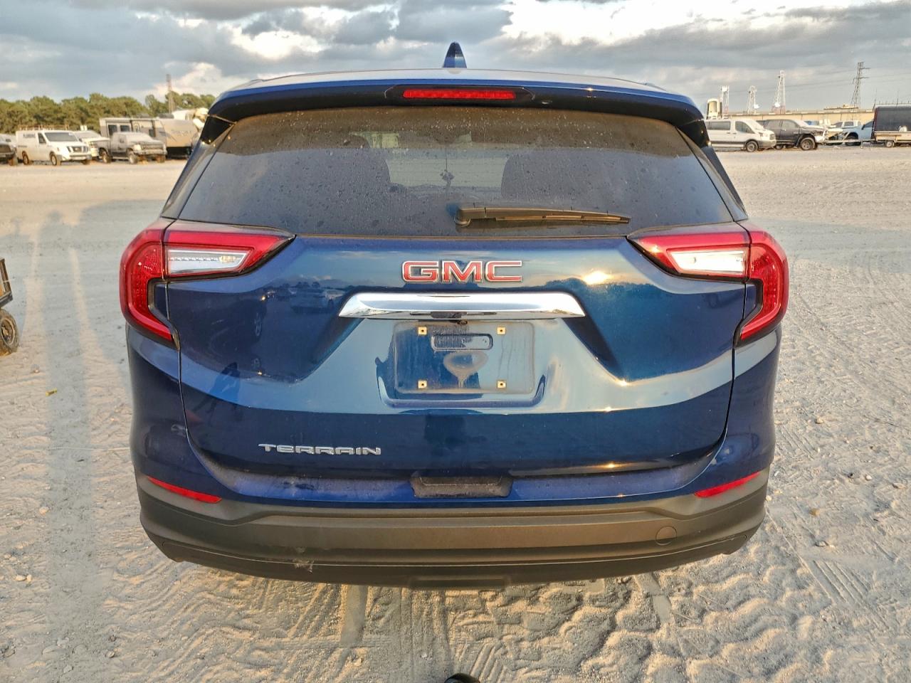 2022 GMC Terrain Sle VIN: 3GKALMEV7NL110632 Lot: 94114235