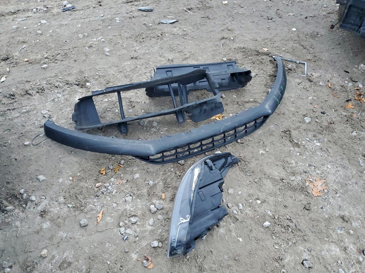 2018 Ford Focus Se VIN: 1FADP3FEXJL232032 Lot: 94262555