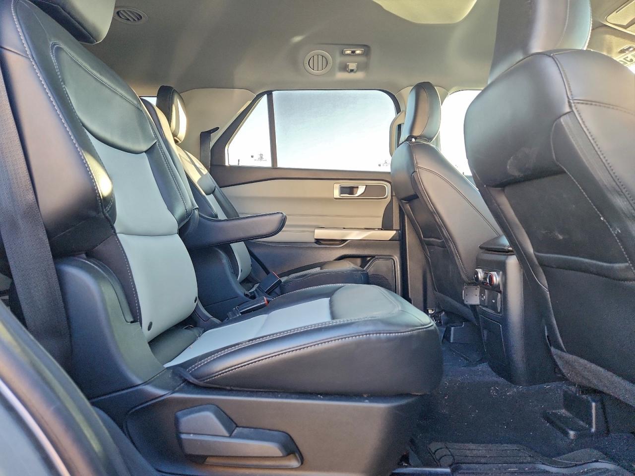 2022 Ford Explorer Xlt VIN: 1FMSK7DH8NGA83831 Lot: 92986915