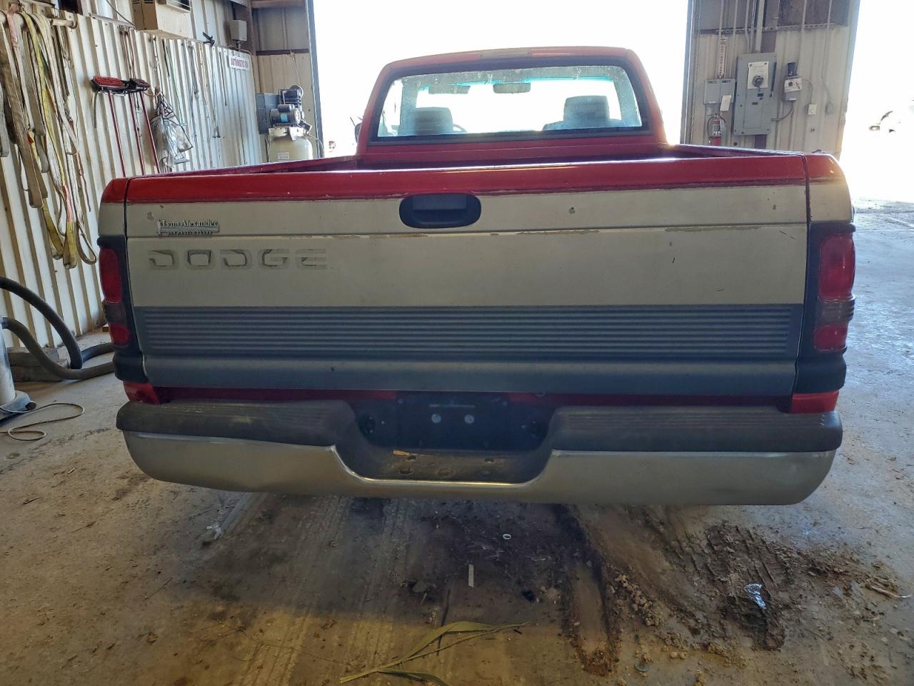 1996 Dodge Ram 1500 VIN: 1B7HC16Y3TJ159543 Lot: 93478605