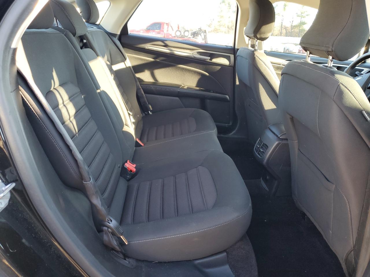 2017 Ford Fusion Se VIN: 3FA6P0H75HR377741 Lot: 92789405