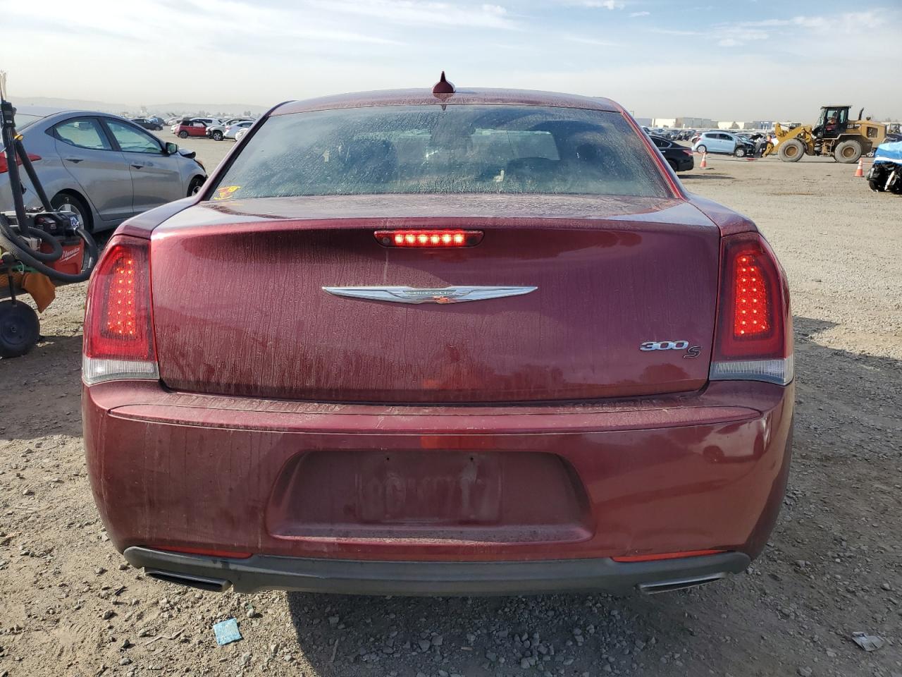 2018 Chrysler 300 S VIN: 2C3CCABG1JH222861 Lot: 92124555