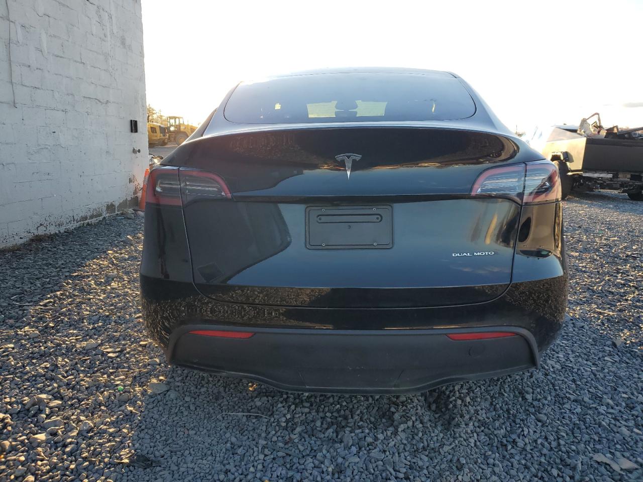 2023 Tesla Model Y VIN: 7SAYGDEE2PA181379 Lot: 92994245