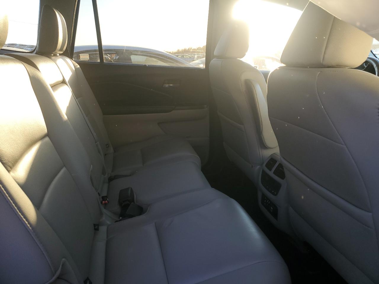 2016 Honda Pilot Touring VIN: 5FNYF6H99GB126926 Lot: 92613415