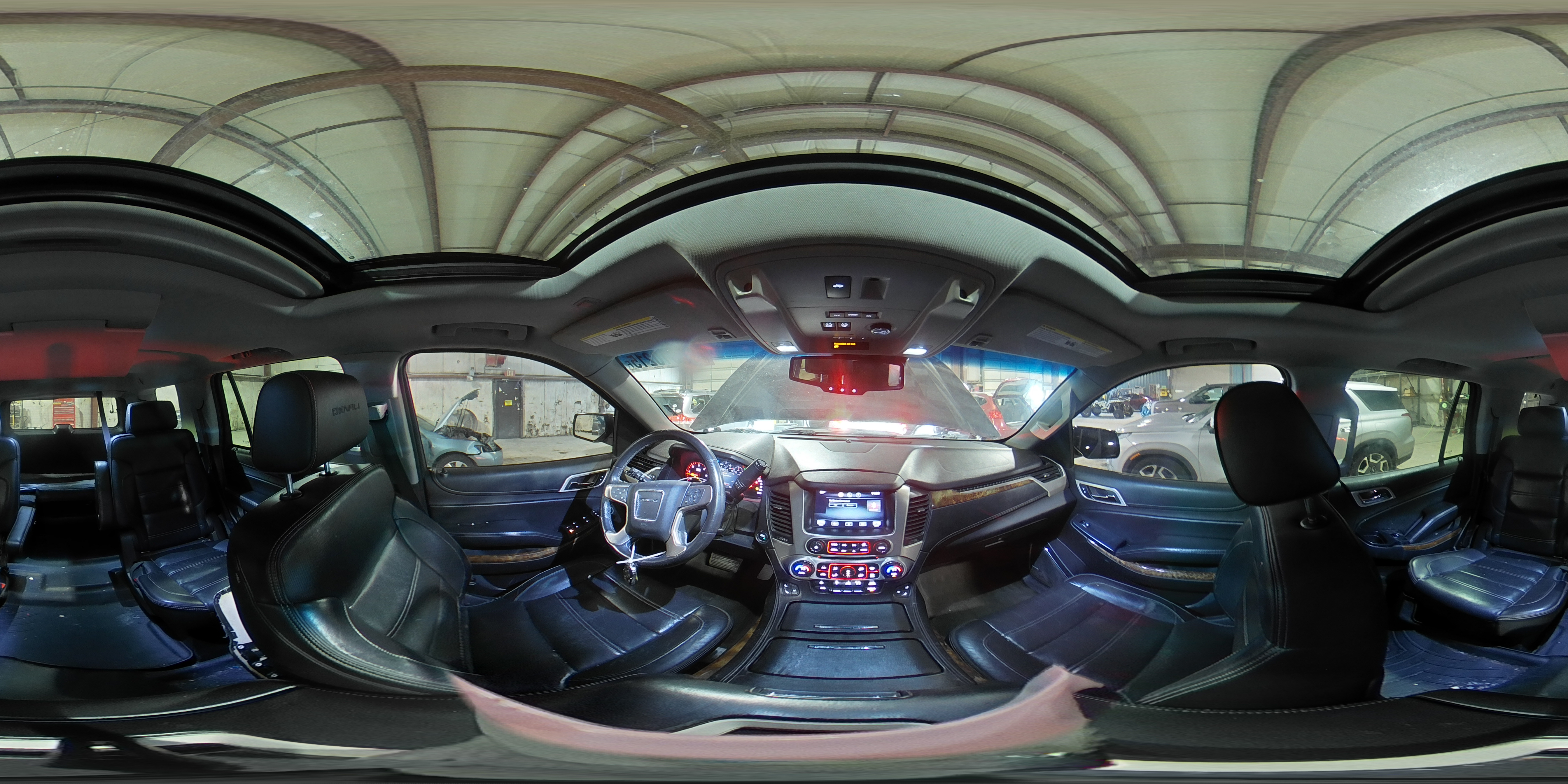 2015 GMC Yukon Denali VIN: 1GKS2CKJ2FR171643 Lot: 92310215