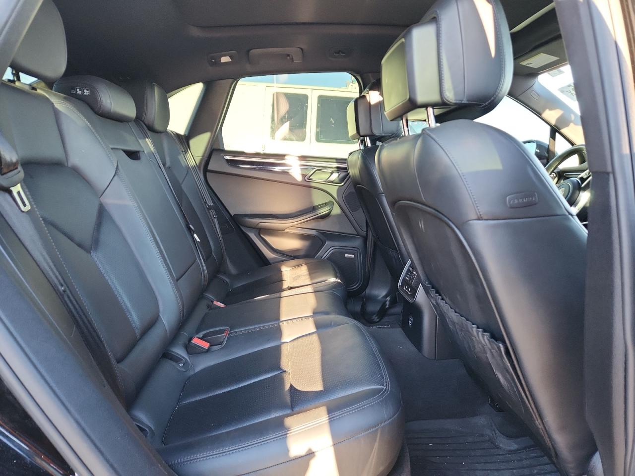 2020 Porsche Macan S VIN: WP1AB2A53LLB31039 Lot: 92882435