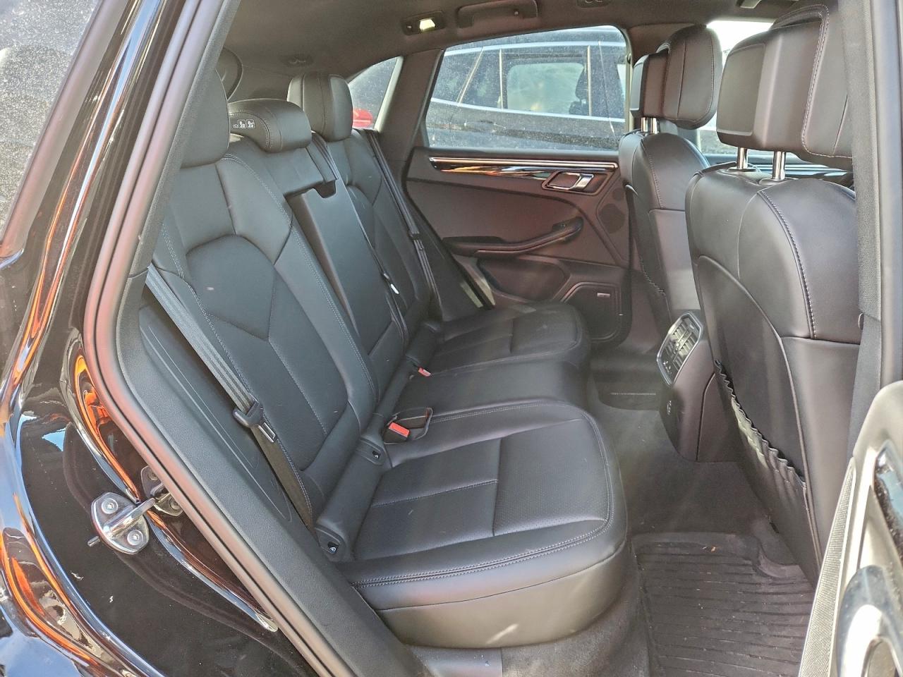 2024 Porsche Macan Base VIN: WP1AA2A52RLB17256 Lot: 93457125