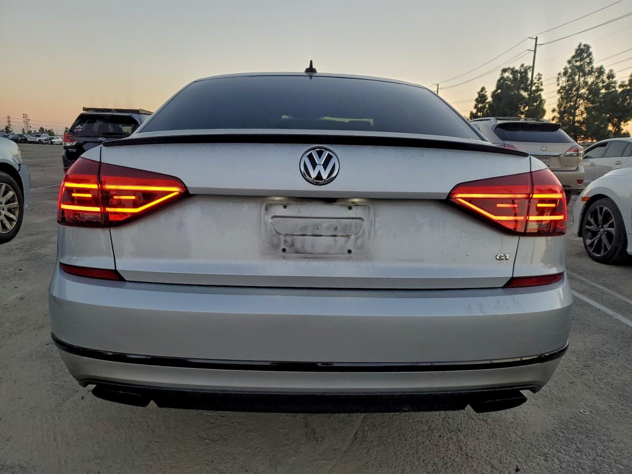 2018 Volkswagen Passat Gt VIN: 1VWJM7A3XJC042280 Lot: 92749725