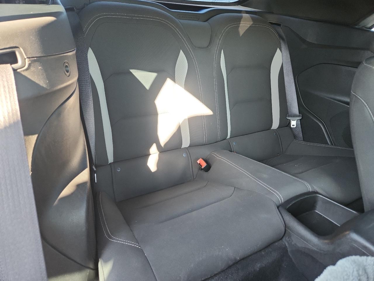 2018 Chevrolet Camaro Lt VIN: 1G1FB3DS6J0101233 Lot: 90848065