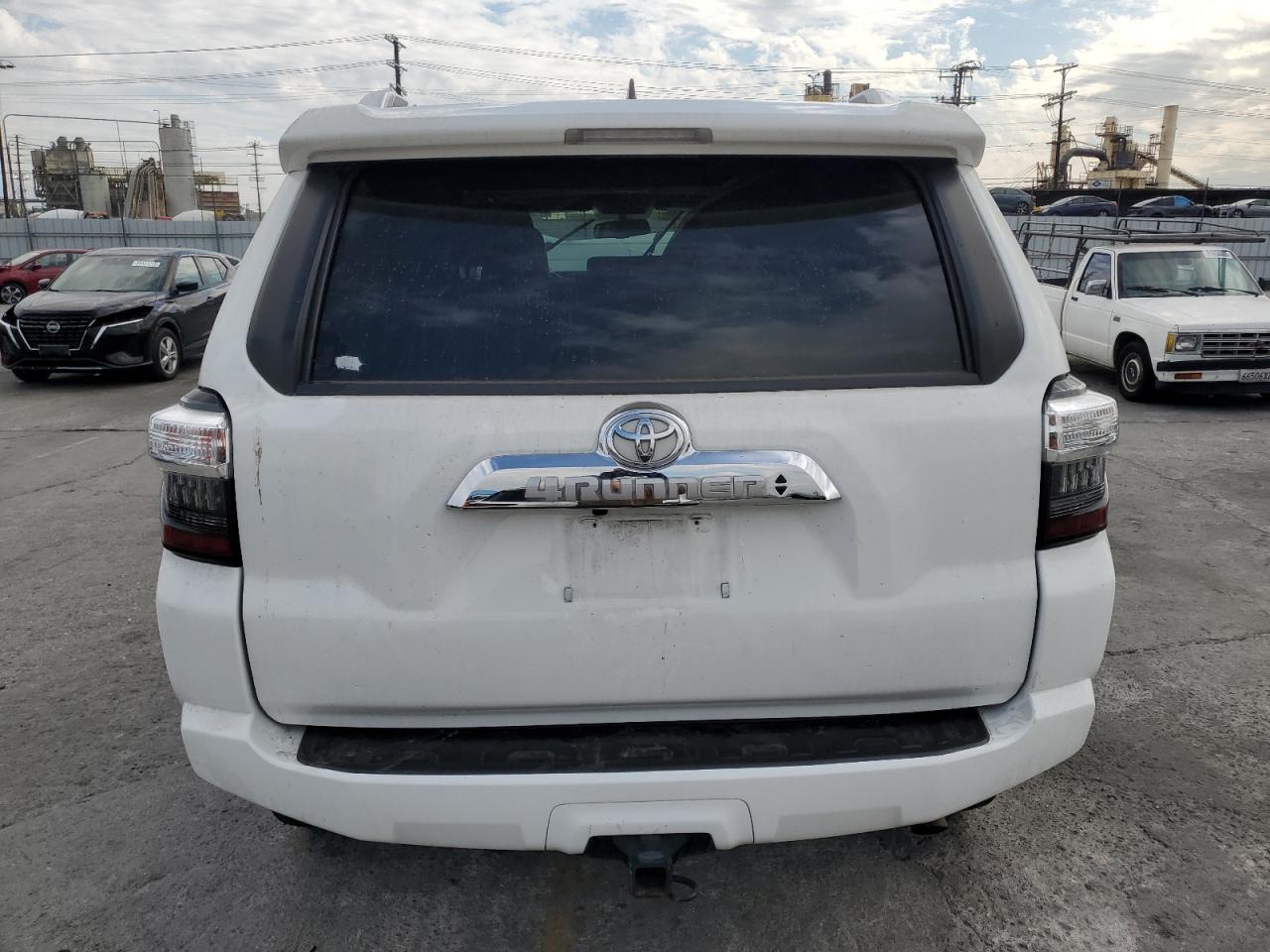 2018 Toyota 4Runner Sr5/Sr5 Premium VIN: JTEBU5JR5J5602805 Lot: 92547155