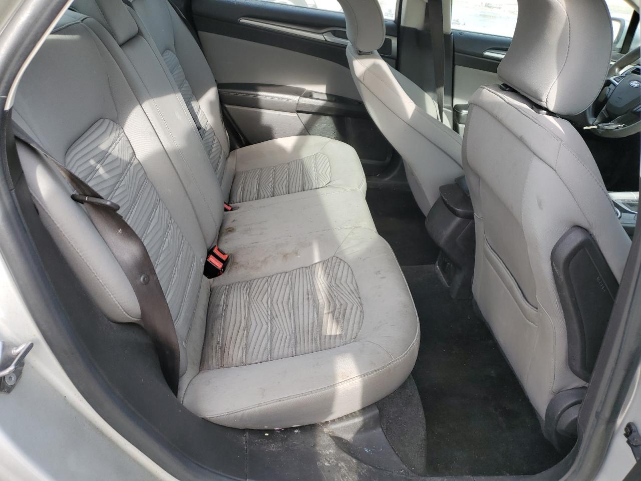 2016 Ford Fusion S VIN: 3FA6P0G74GR210805 Lot: 92188975