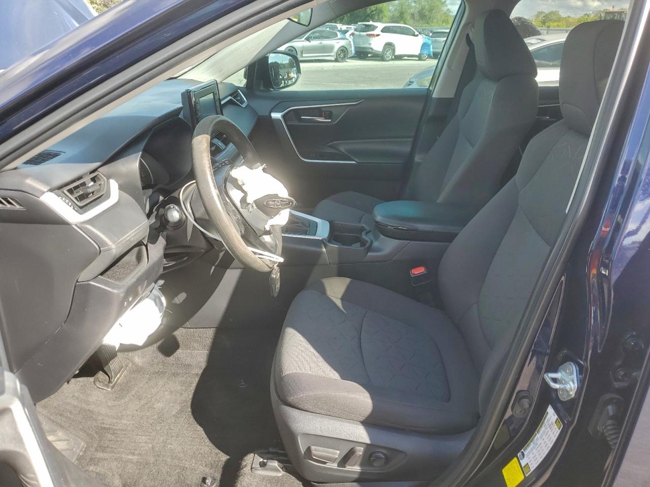 2021 Toyota Rav4 Xle VIN: 2T3W1RFV2MW138879 Lot: 94377555