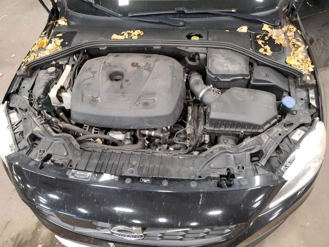 2017 Volvo V60 Cross Country Premier VIN: YV440MWK2H1030301 Lot: 90981605