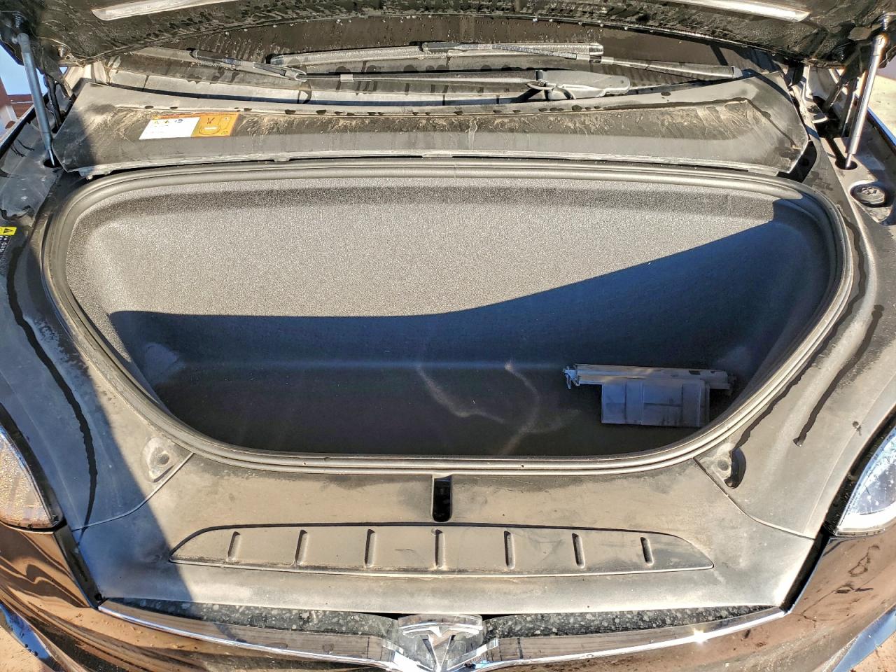 2018 Tesla Model X VIN: 5YJXCAE21JF088243 Lot: 94052325