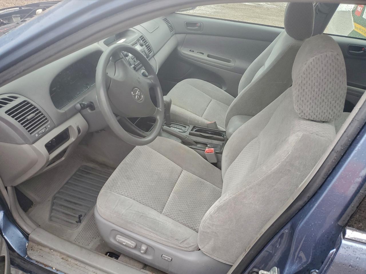 2004 Toyota Camry Le VIN: 4T1BE32K04U927990 Lot: 93869945