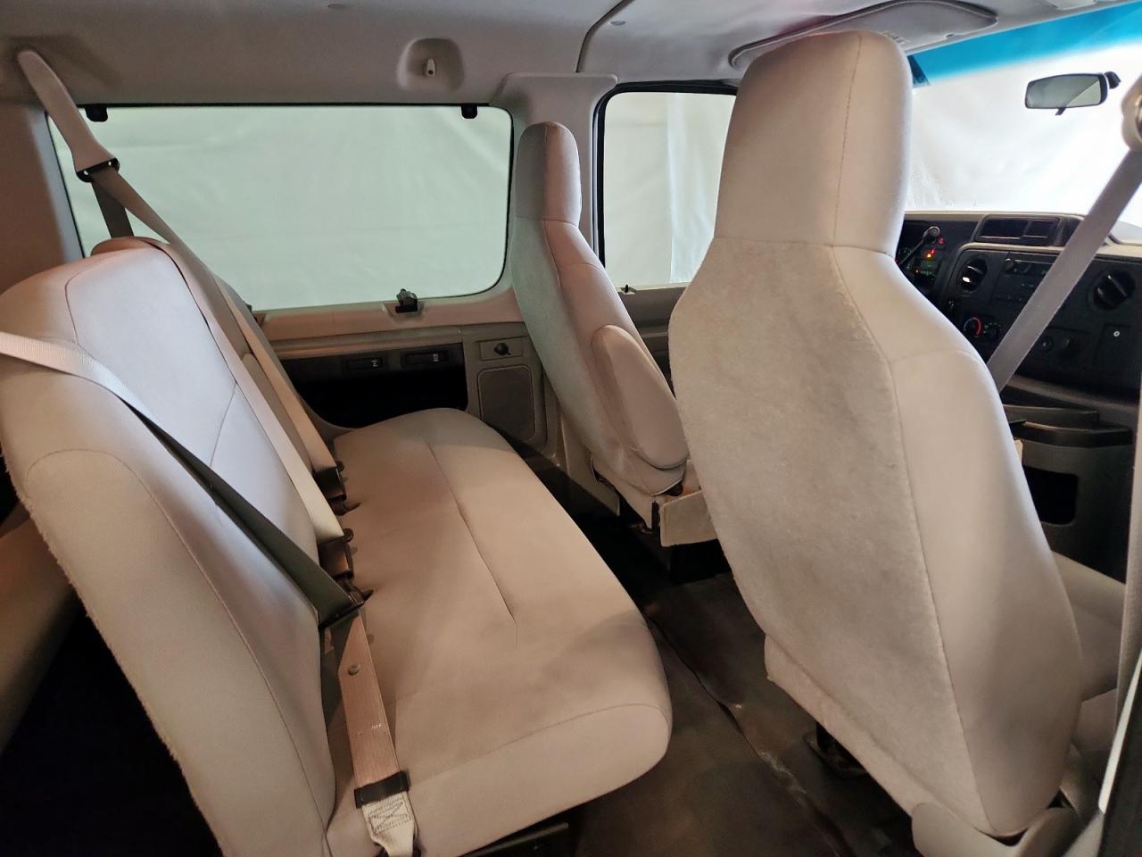 2013 Ford Econoline E350 Super Duty Wagon VIN: 1FBNE3BL8DDB05422 Lot: 92719435