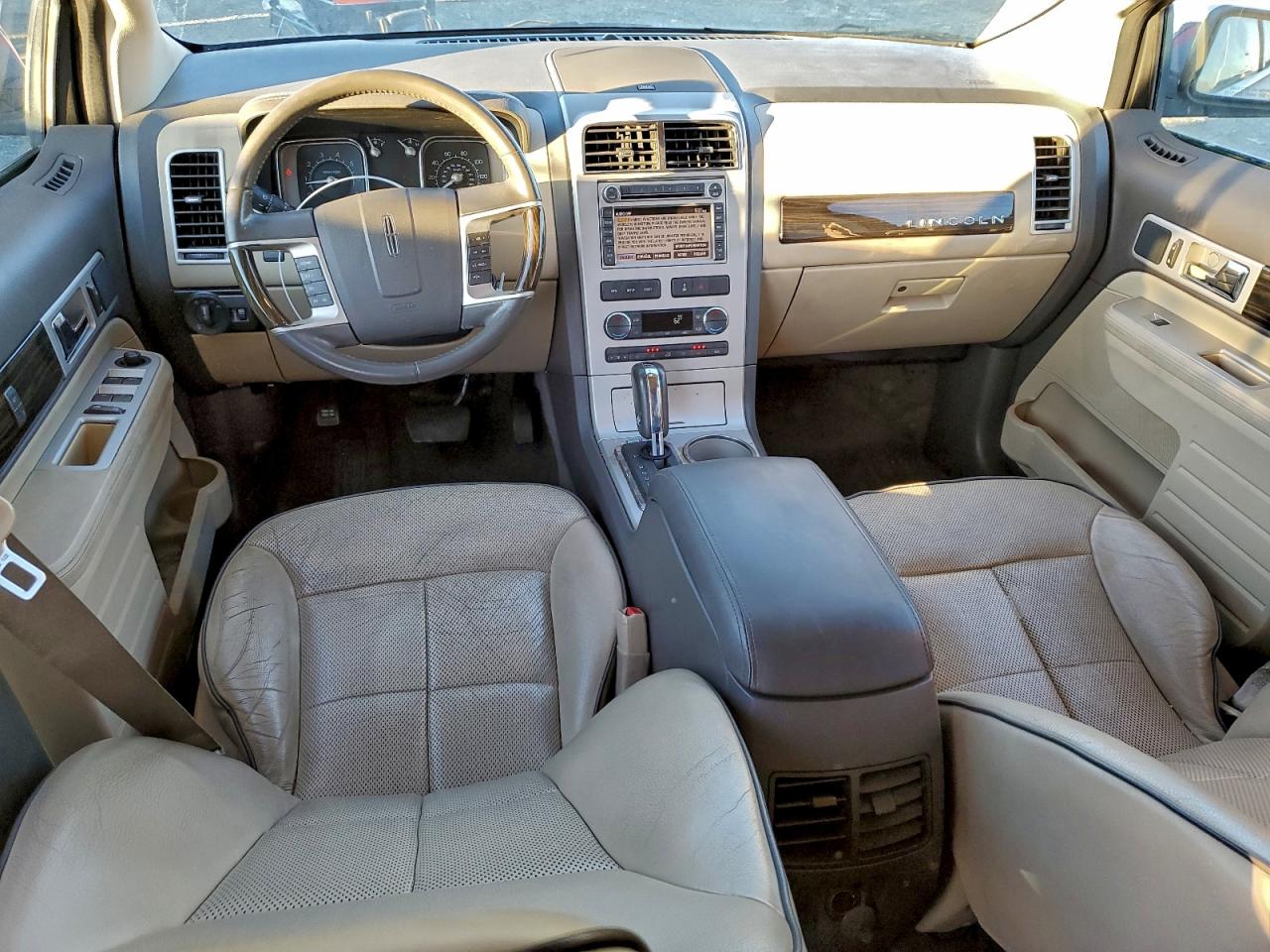 2008 Lincoln Mkx VIN: 2LMDU88C38BJ11767 Lot: 92762965