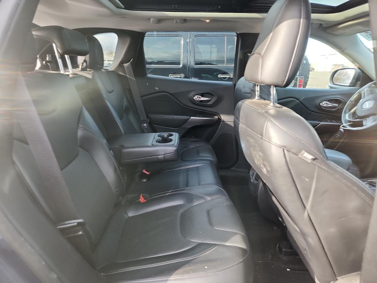 2019 Jeep Cherokee Limited VIN: 1C4PJMDN8KD379284 Lot: 92204155