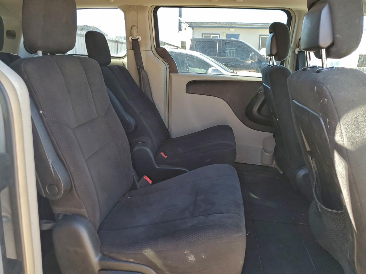 2011 Chrysler Town & Country Touring VIN: 2A4RR5DG1BR744713 Lot: 94099455